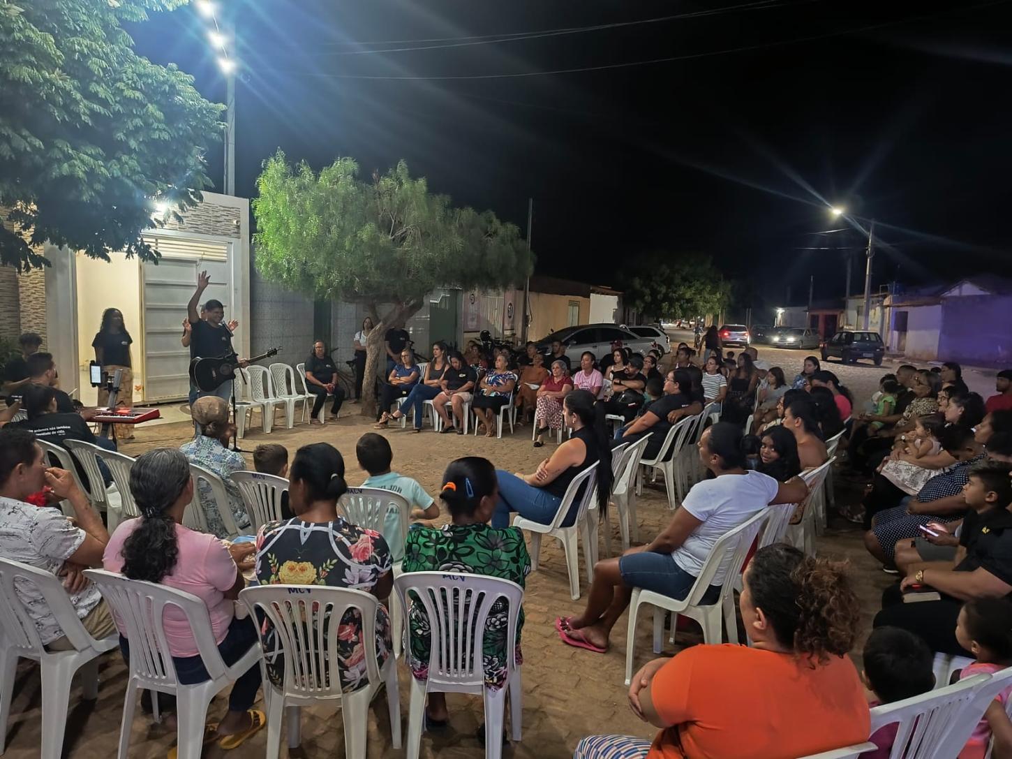 Célula Conectando Vidas Reúne Dezenas de Pessoas Todas as Segundas-Feiras em Lapão