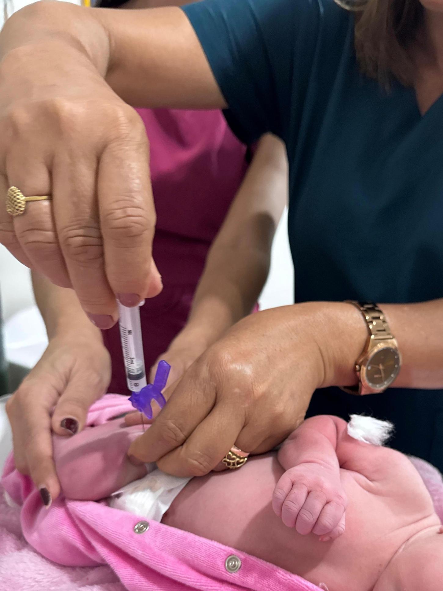 Recém-nascidos em Lapão já saem da maternidade com vacinas essenciais