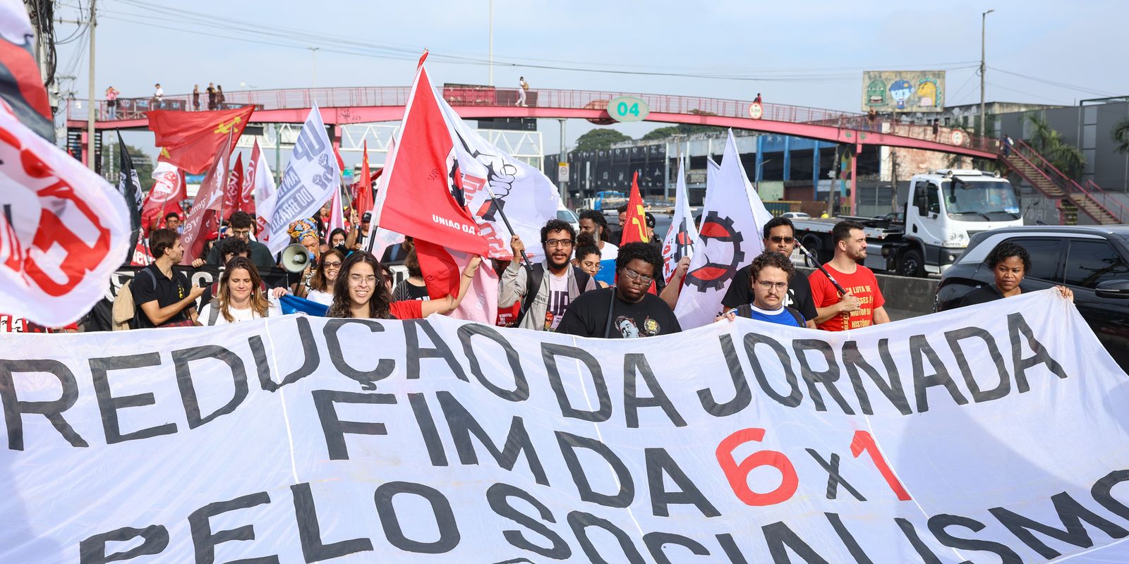 Mobilização nacional pressiona Senado por fim da escala 6x1 e redução da jornada de trabalho