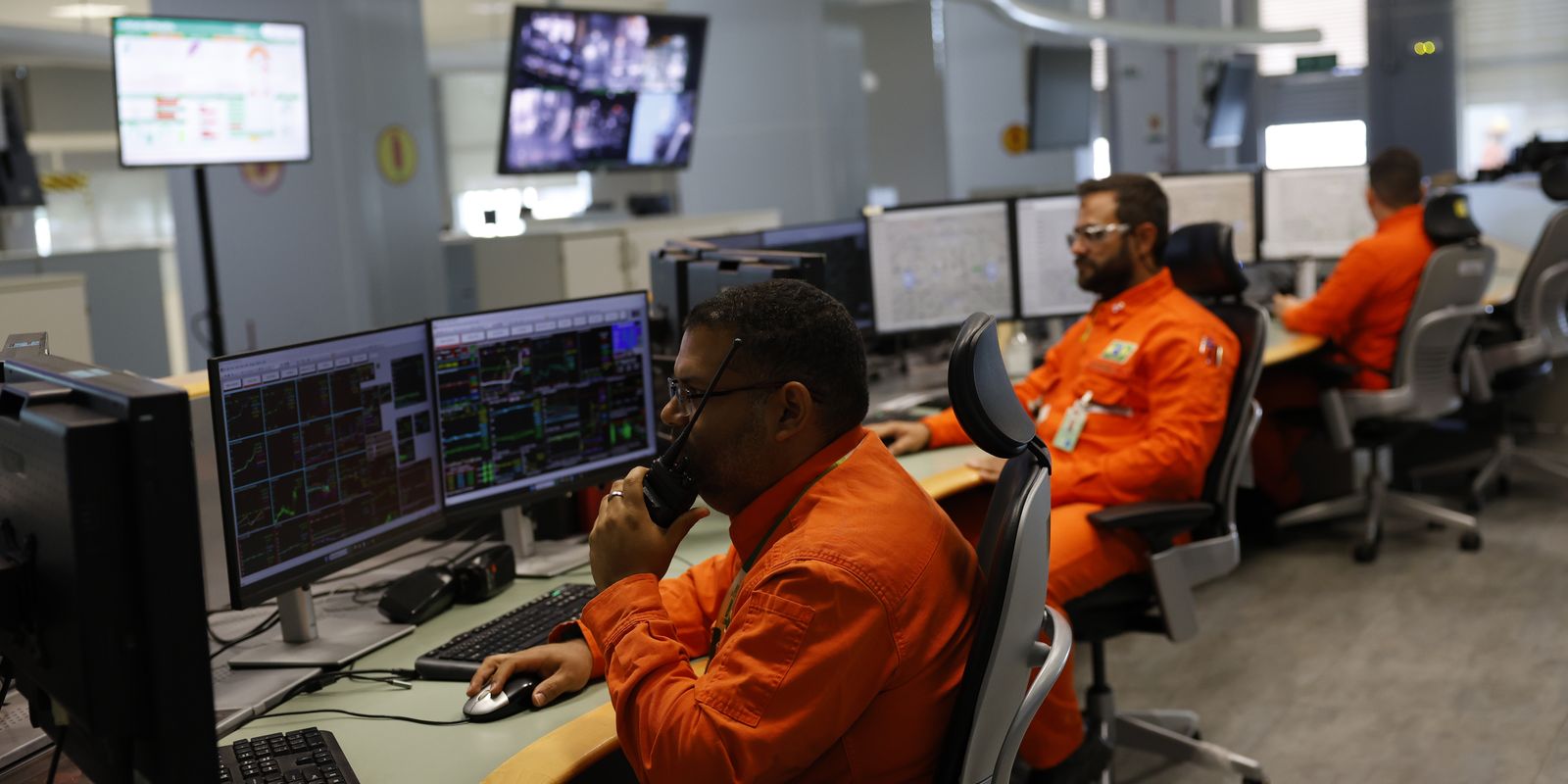 Subutilização da força de trabalho atinge recorde de baixa, impulsionada por mercado aquecido