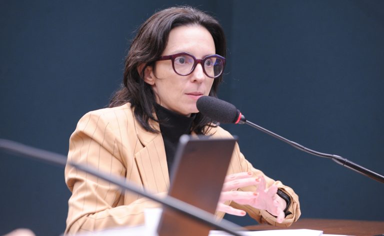 Comissão de Saúde aprova Estratégia Nacional para conscientização sobre transtornos da linguagem