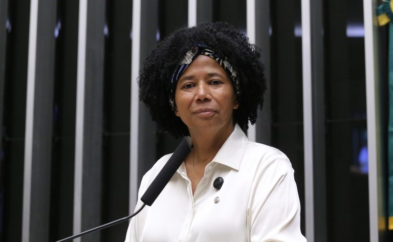 Câmara dos Deputados aprova prioridade para idosos em vulnerabilidade em instituições de longa permanência
