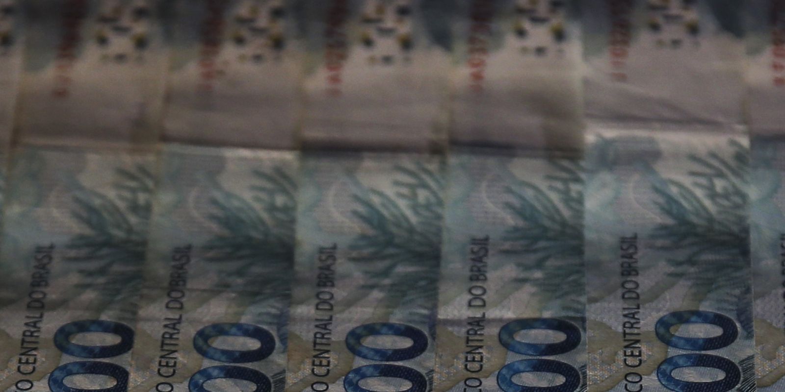 Dívida Pública Federal ultrapassa R$ 9 trilhões em maio, impulsionada por títulos Selic
