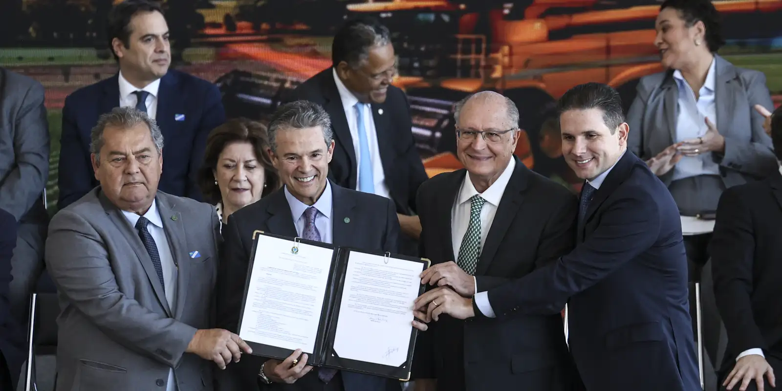 Governo federal anuncia Plano Safra 2026/2027 com investimento recorde de R$ 525,1 bilhões para a agropecuária