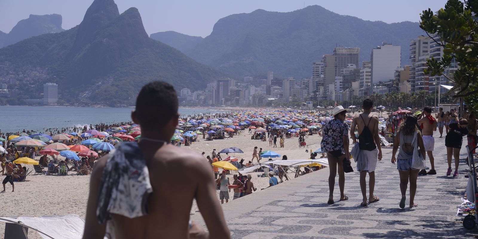 CNDH critica impactos do Programa Tolerância Zero sobre camelôs no Rio de Janeiro