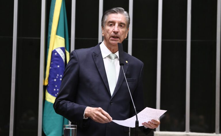 Comissão de educação da Câmara aprova ações de conscientização contra a adultização infantil