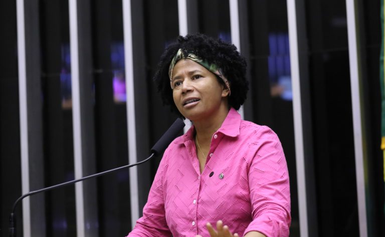Câmara dos Deputados aprova classificação de espinha bífida aberta como deficiência