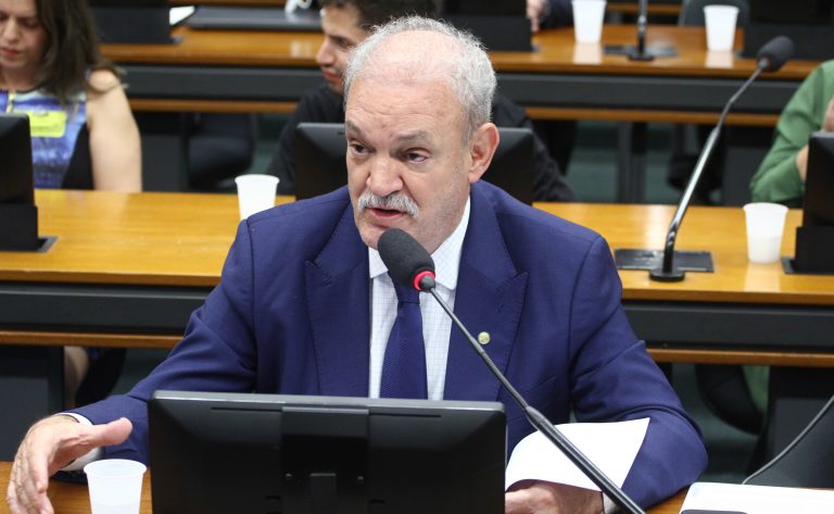 Câmara dos Deputados avança com diretrizes para a inclusão escolar no Brasil