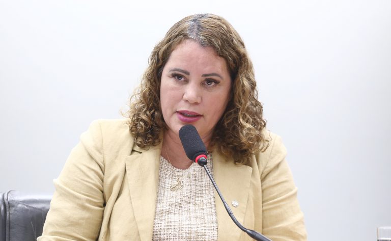 Comissão da Câmara aprova política nacional para saúde nas escolas