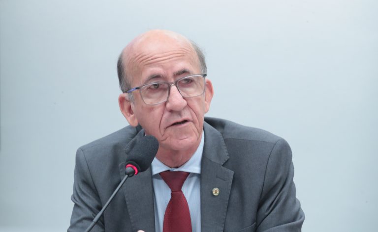 Comissão aprova salas sensoriais em aeroportos para passageiros neurodivergentes