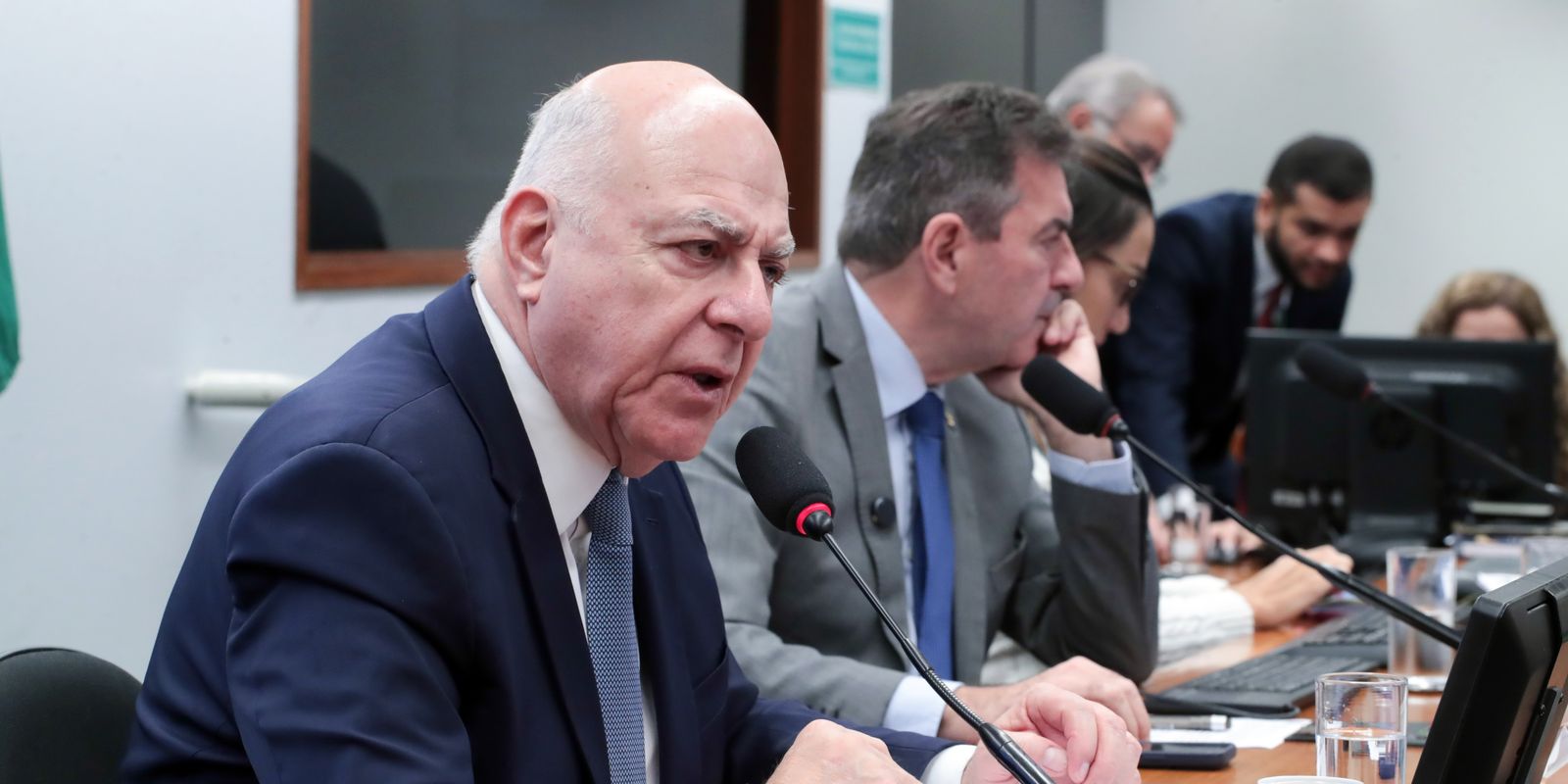 Câmara aprova PEC que cria fundos constitucionais para Sul e Sudeste e amplia repasses ao FPM