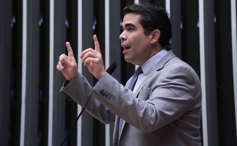 Comissão aprova dispensa de renovação periódica de credencial de estacionamento para pessoas com deficiência permanente
