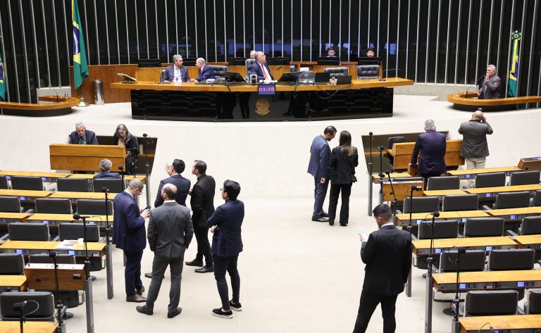 Câmara dos Deputados analisa Projeto de Lei para proibir a cobrança de tarifa mínima de água e esgoto