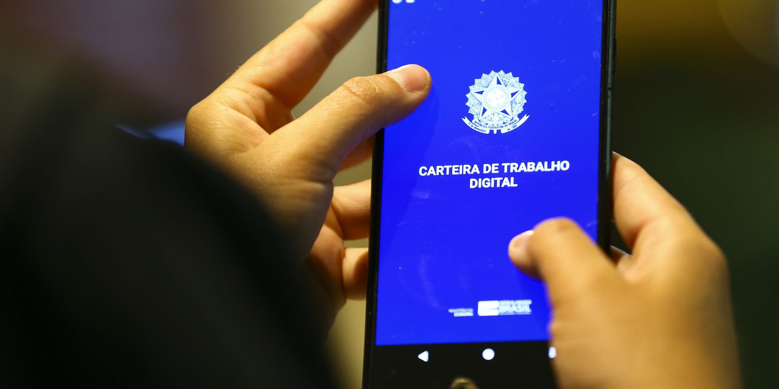 Taxa de desemprego cai para 5,4% no 2º trimestre e atinge menor nível na Pnad Contínua com alta na população ocupada