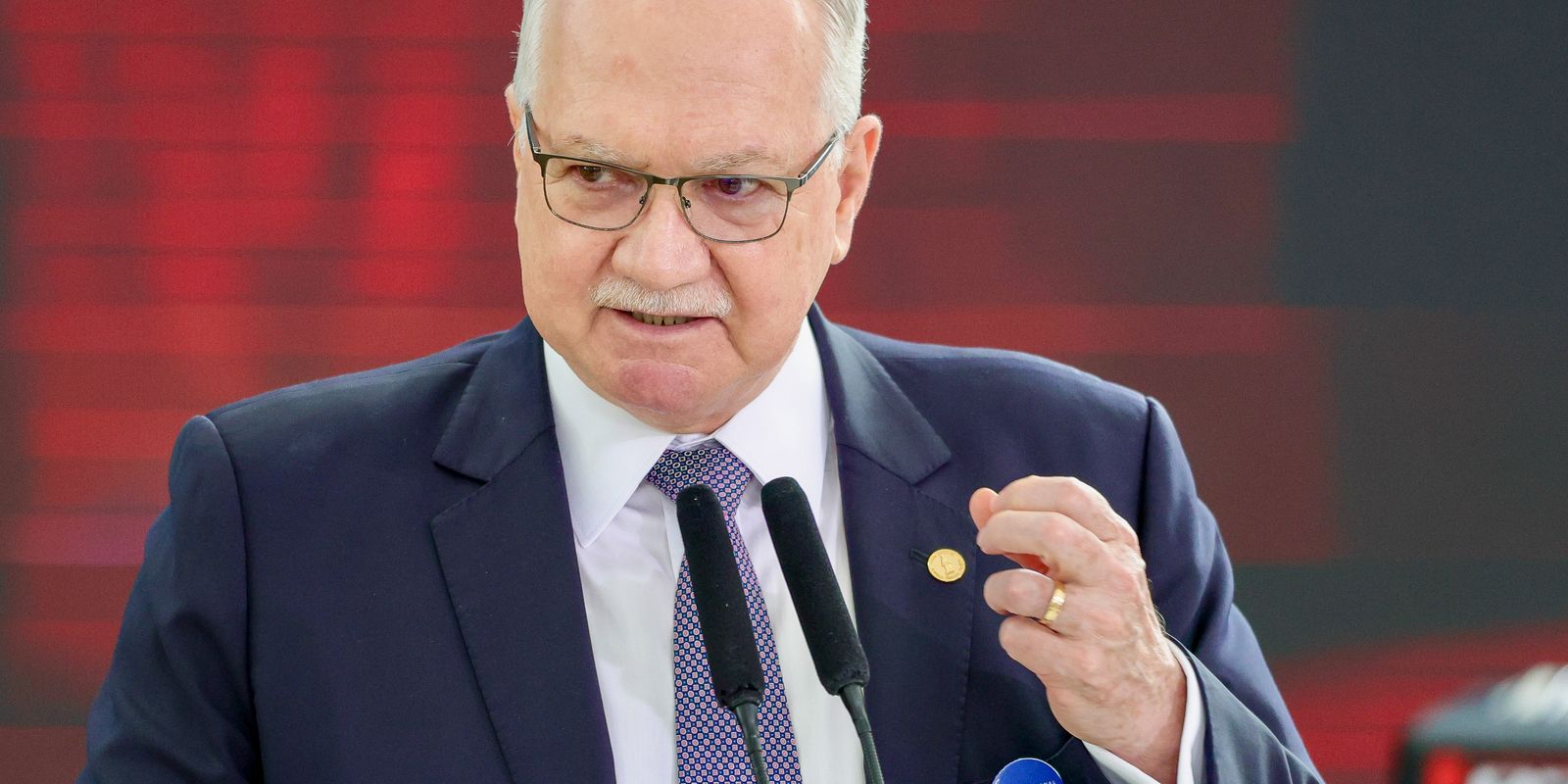 Fachin critica declarações de Milei sobre Moraes e defende soberania do STF