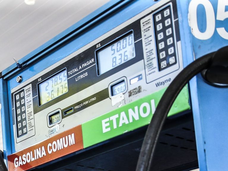 Hugo Motta elogia elevação da mistura de etanol na gasolina