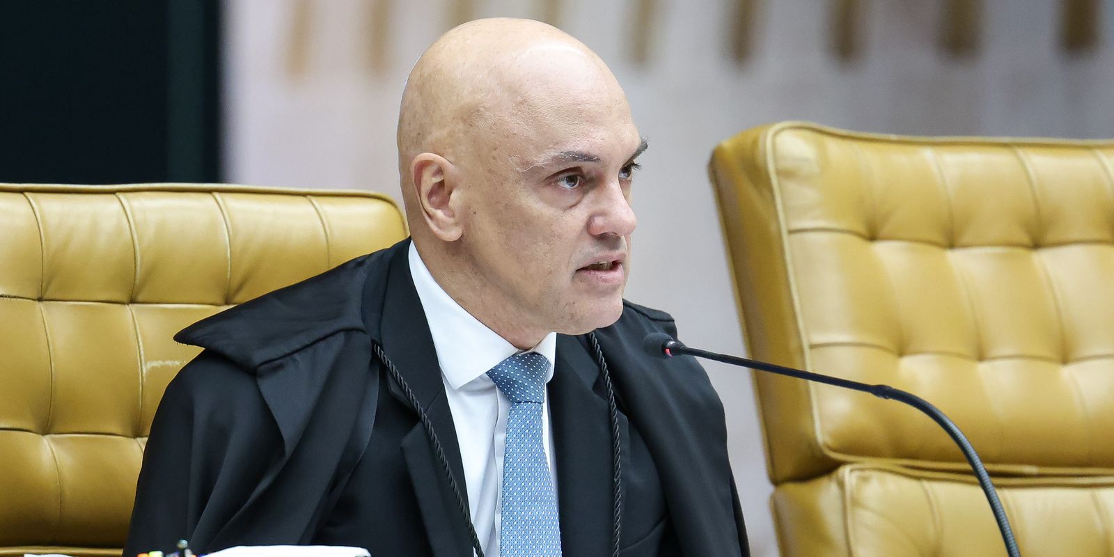 Moraes concede 48 horas para Bolsonaro explicar uso de inteligência artificial