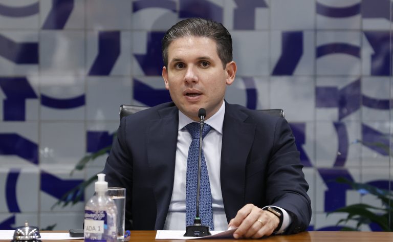 Motta e ministro da Fazenda se reúnem para tratar de dívidas rurais e combustíveis