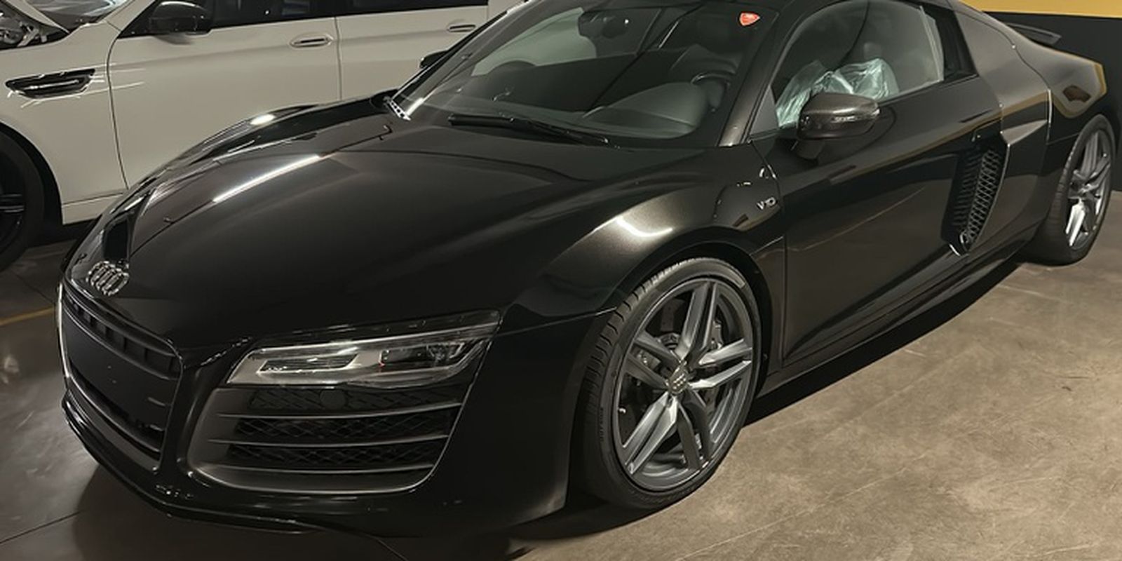 Polícia Federal realiza apreensão de carros de luxo em operação contra Careca do INSS