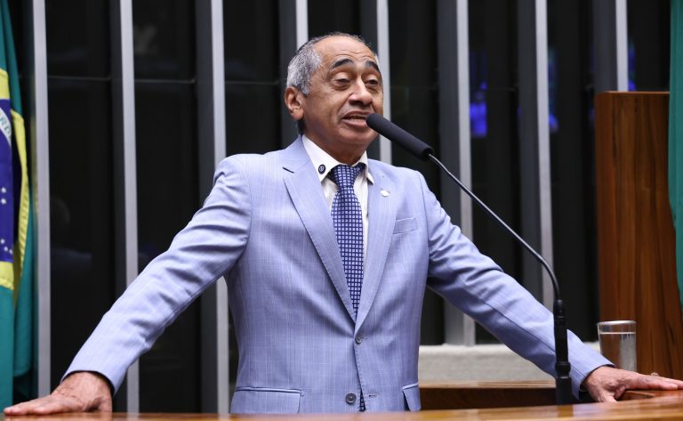 Câmara analisa projeto que cria programa de defesa pessoal para mulheres