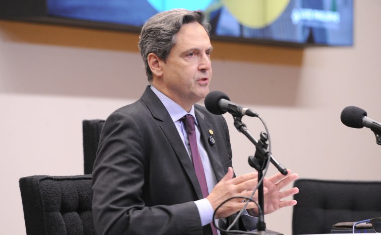 Marco legal propõe fiscalização de pessoas expostas politicamente para combater corrupção