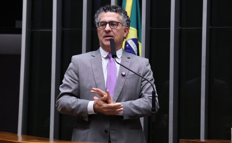 Projeto de lei visa proteger o consumidor com remarcação e desistência de passagens sem multa