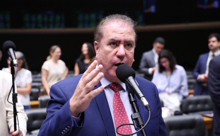 Câmara dos Deputados analisa projeto que cria subsídio federal para seguro emergencial