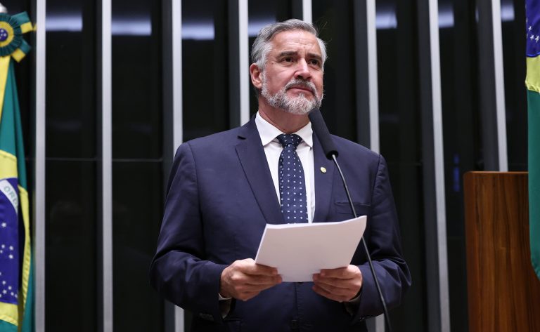 Projeto de lei busca proibir cassinos on-line algorítmicos, incluindo o 