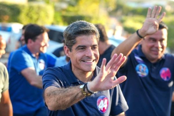 ACM Neto reúne multidão em primeiro comício de campanha no Oeste da Bahia