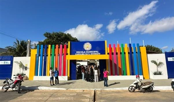 Escola Municipal Carolina da Silva Dourado é reinaugurada com estrutura modernizada