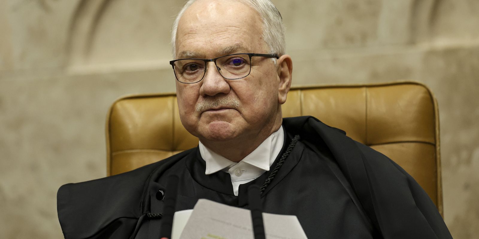 Críticas ao STF fortalecem a democracia, afirma Edson Fachin na volta do recesso
