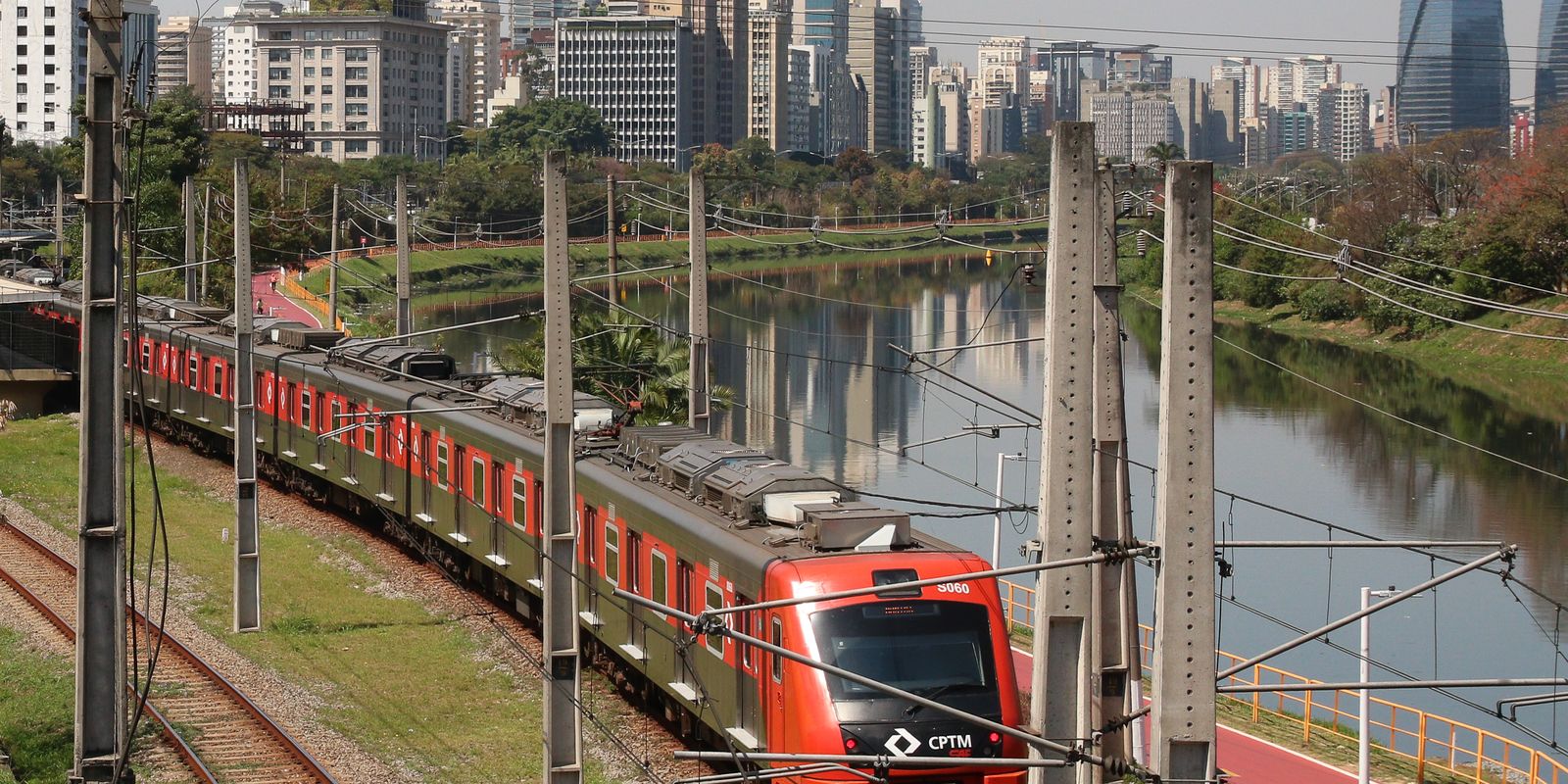 Greve de trens da CPTM gera congestionamento recorde em SP