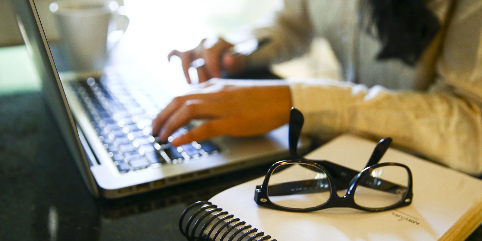 Mulheres ocupam maioria das vagas no setor de seguros, mas seguem sub-representadas na liderança
