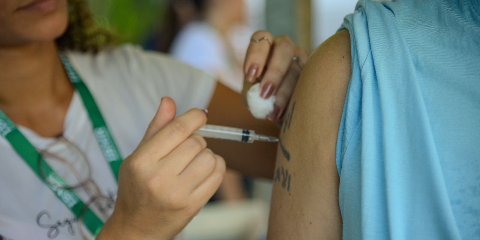 Postos de saúde de todo o país promovem Dia D de multivacinação