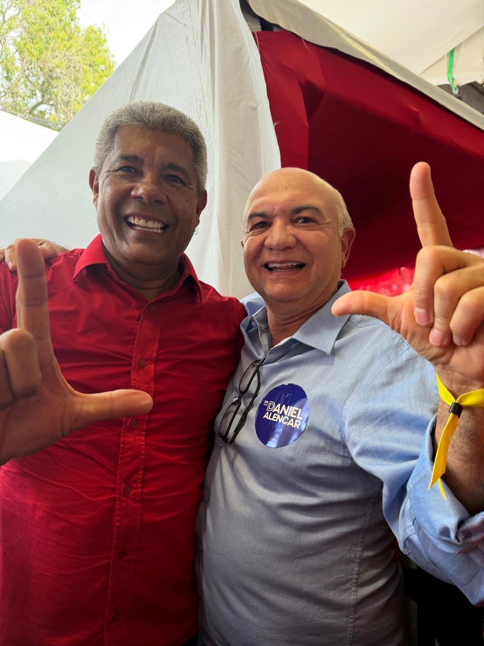 Prefeito de Lapão participa de convenção partidária em Salvador