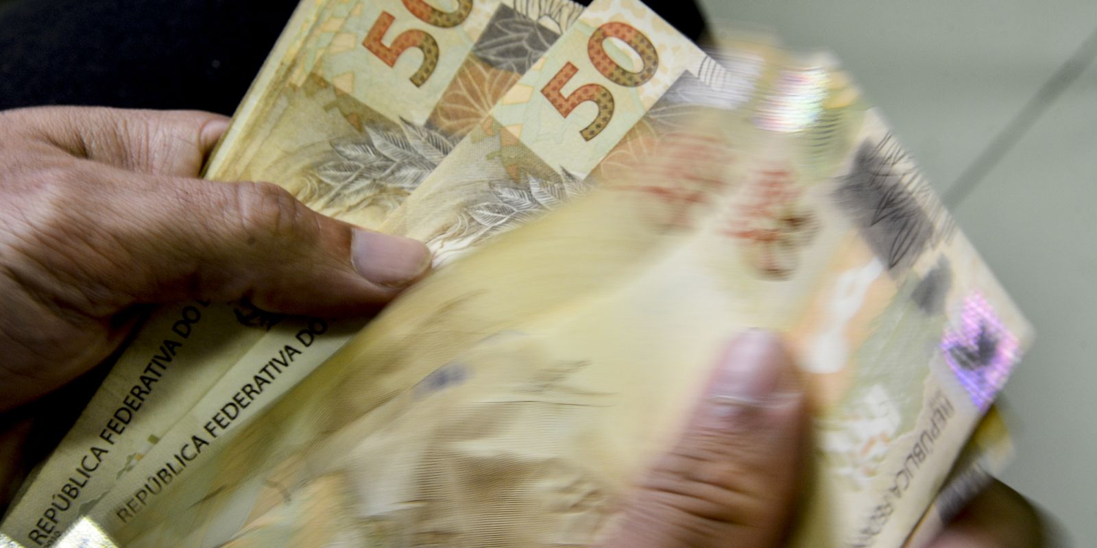 Prazo para renegociar débitos pelo Desenrola Brasil termina nesta segunda-feira