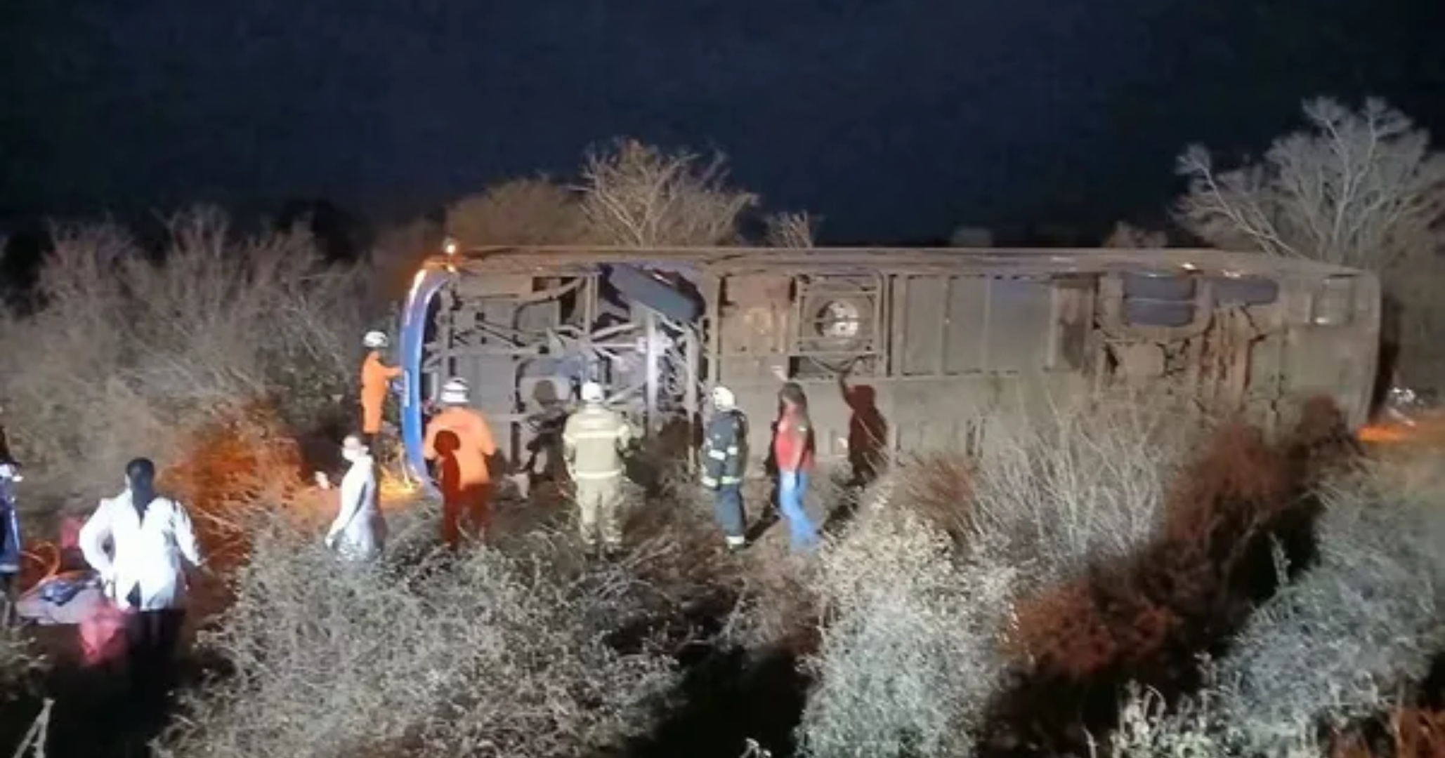 Grave acidente na BR-242 deixa sete mortos e 13 feridos na Chapada Diamantina
