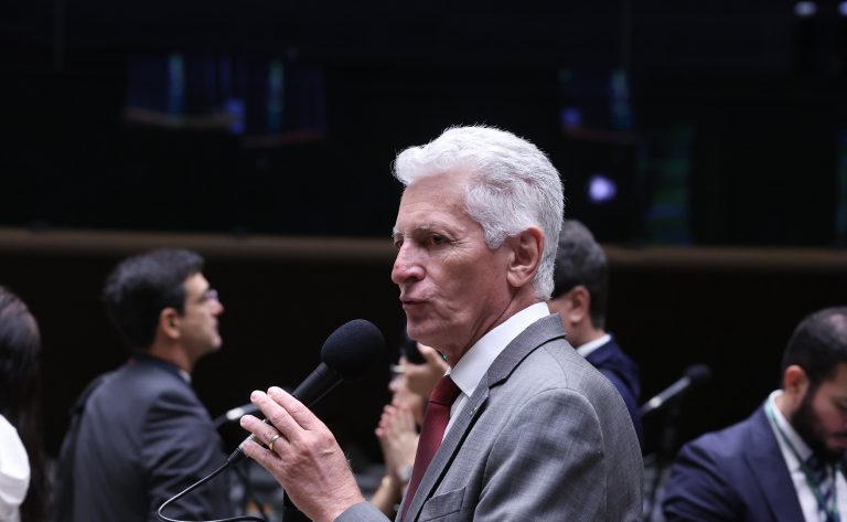 Câmara aprova a criação de novas universidades federais em Minas e no Rio
