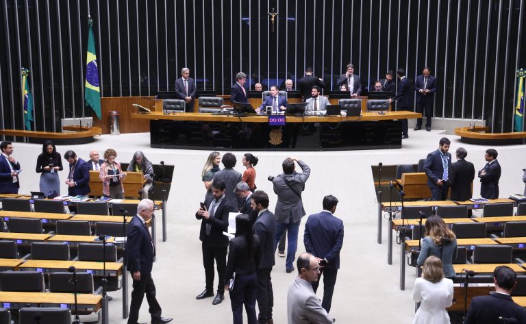 Câmara aprova MP para reduzir a fila do INSS e ampliar atendimento