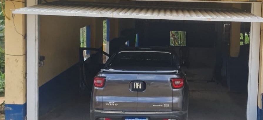 Caminhonete roubada em Salvador é recuperada adulterada no Baixo Sul da Bahia