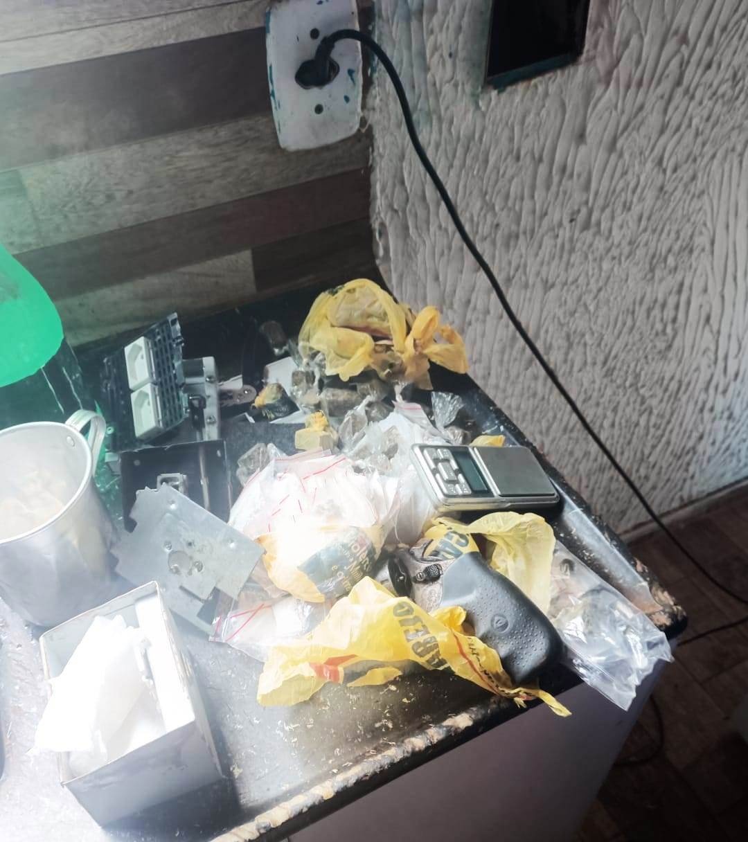 Suspeito com tornozeleira é preso por tráfico de drogas em Euclides da Cunha