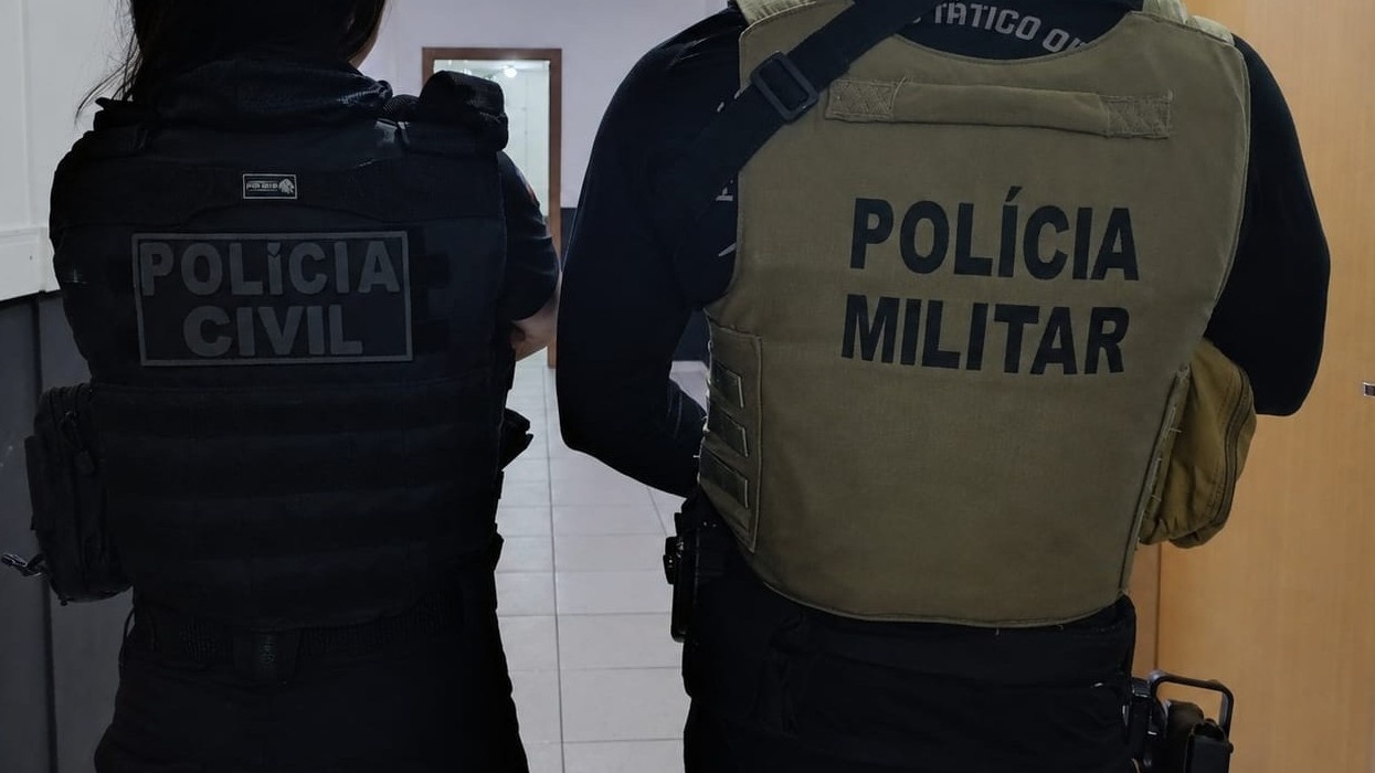 Polícia Civil prende dupla por tráfico de drogas e aliciamento na Bahia