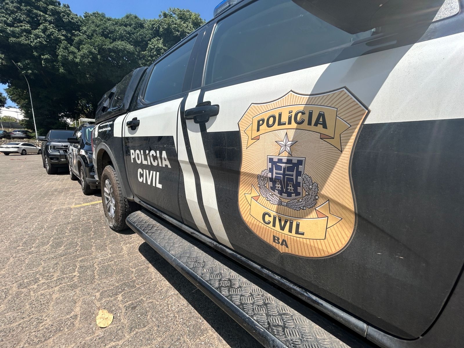 Polícia Civil cumpre mandado e prende suspeito de roubo em Arraial d’Ajuda