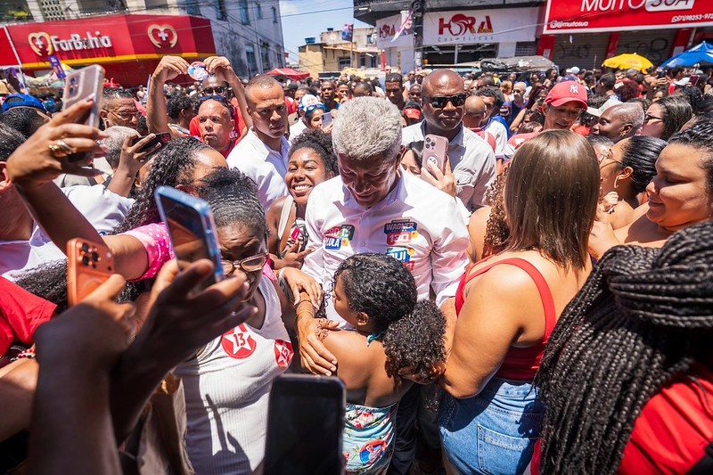 Jerônimo Rodrigues lidera disputa pelo governo baiano com 76% das urnas apuradas