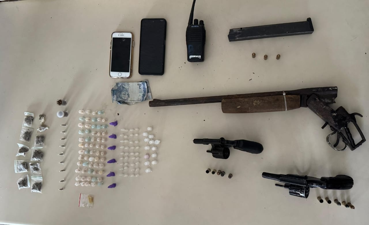 Polícia apreende armas e drogas após confronto em Lauro de Freitas