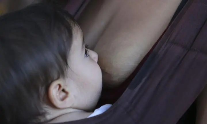 Amamentação protege a saúde das mães e reduz o risco de doença cardíaca