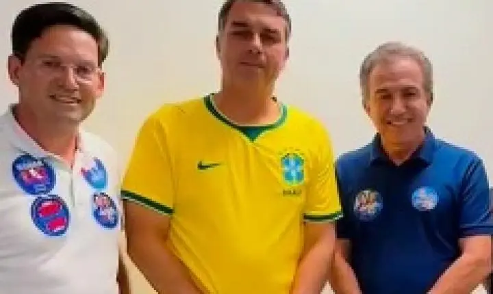 Flávio Bolsonaro agradece apoio político na Bahia