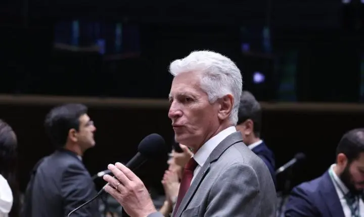 Câmara aprova a criação de novas universidades federais em Minas e no Rio