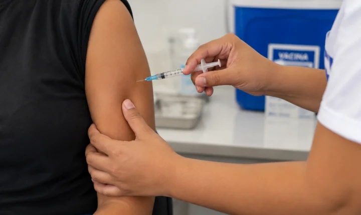 Campanha de multivacinação convoca crianças e adolescentes em Lapão
