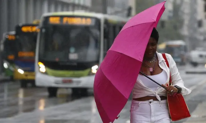 Mau tempo no RJ força cancelamento de show em transmissão gratuita de jogo do Brasil